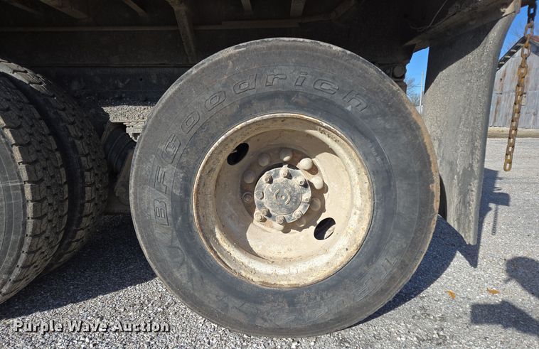 image for item DP6207 1999 International 2674 dump truck