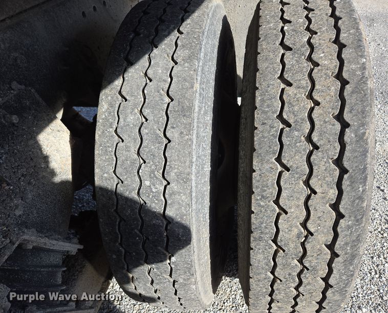 image for item DP6207 1999 International 2674 dump truck