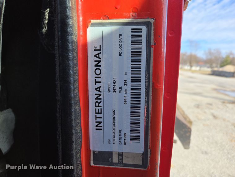 image for item DP6207 1999 International 2674 dump truck