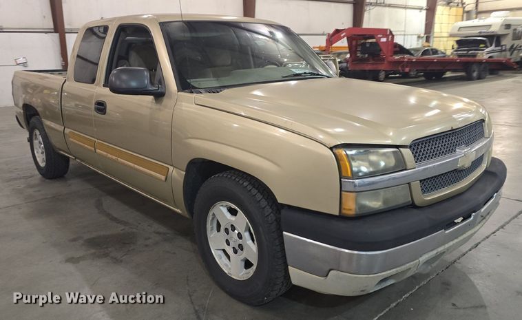image for item DQ5167 2004 Chevrolet Silverado 1500 Ext. Cab pickup truck