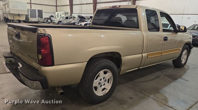 image for item DQ5167 2004 Chevrolet Silverado 1500 Ext. Cab pickup truck