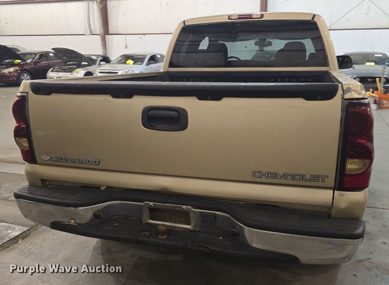 image for item DQ5167 2004 Chevrolet Silverado 1500 Ext. Cab pickup truck