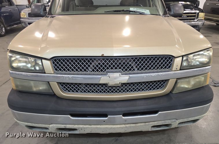 image for item DQ5167 2004 Chevrolet Silverado 1500 Ext. Cab pickup truck