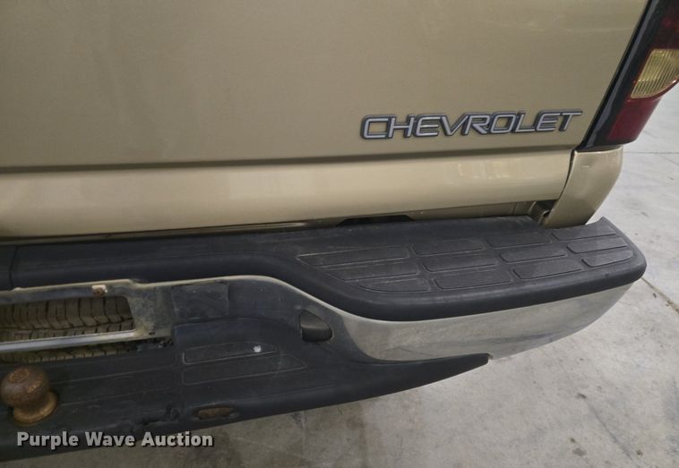image for item DQ5167 2004 Chevrolet Silverado 1500 Ext. Cab pickup truck