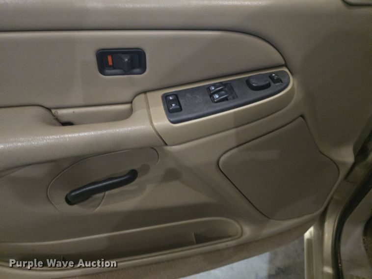 image for item DQ5167 2004 Chevrolet Silverado 1500 Ext. Cab pickup truck