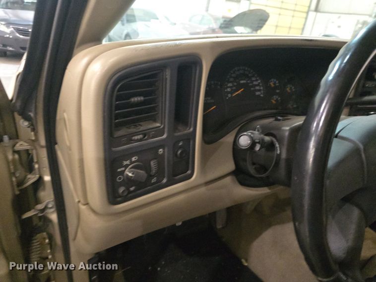 image for item DQ5167 2004 Chevrolet Silverado 1500 Ext. Cab pickup truck