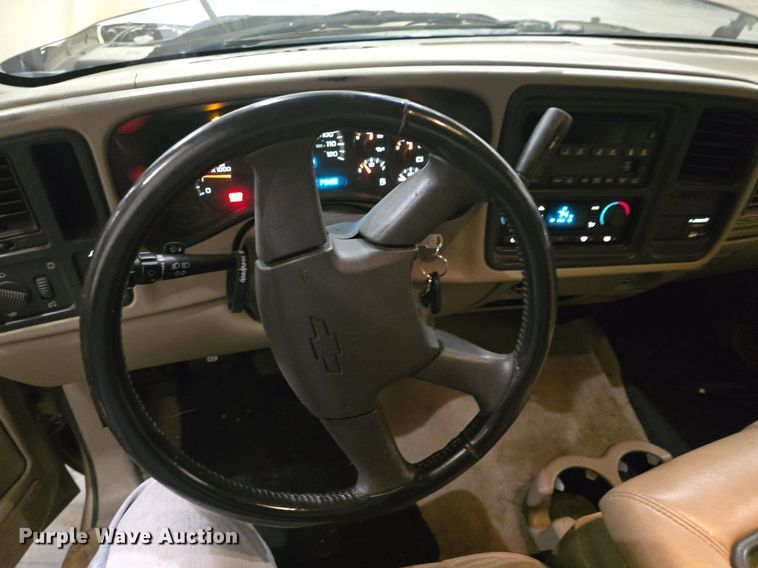 image for item DQ5167 2004 Chevrolet Silverado 1500 Ext. Cab pickup truck