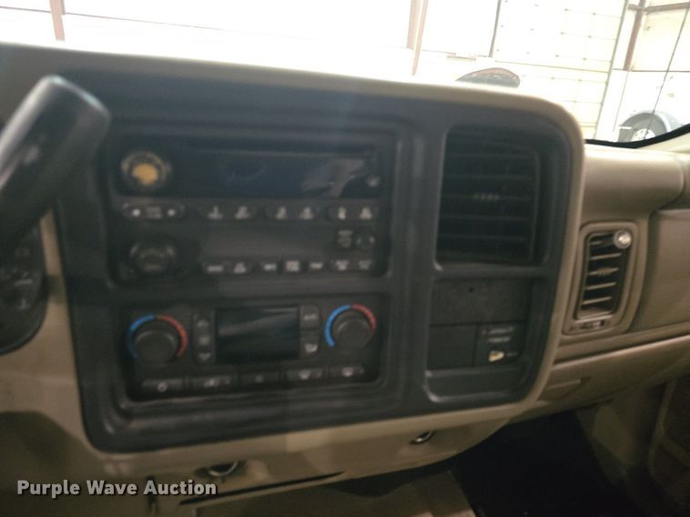 image for item DQ5167 2004 Chevrolet Silverado 1500 Ext. Cab pickup truck