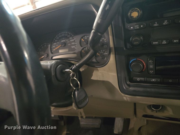 image for item DQ5167 2004 Chevrolet Silverado 1500 Ext. Cab pickup truck