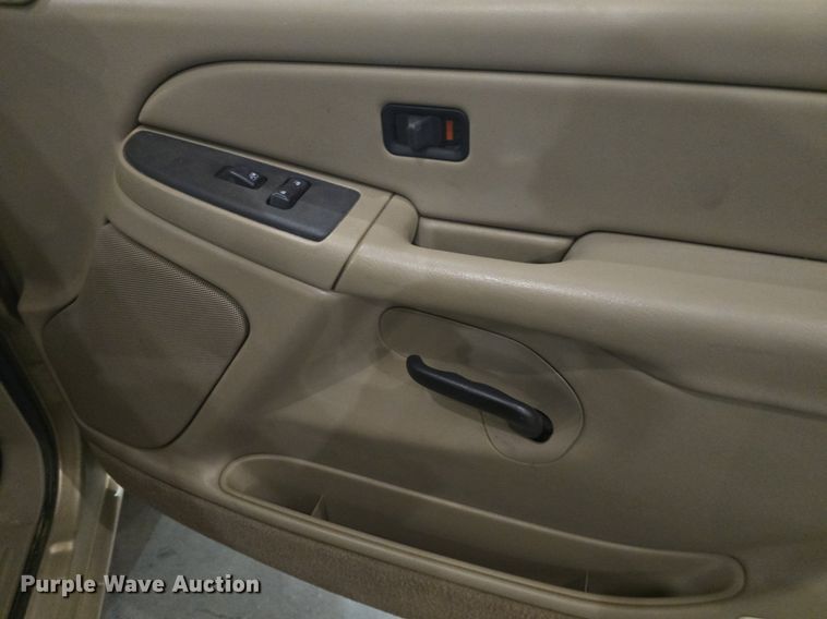 image for item DQ5167 2004 Chevrolet Silverado 1500 Ext. Cab pickup truck