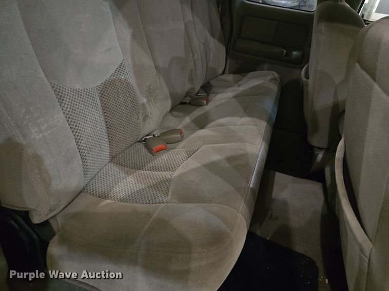 image for item DQ5167 2004 Chevrolet Silverado 1500 Ext. Cab pickup truck