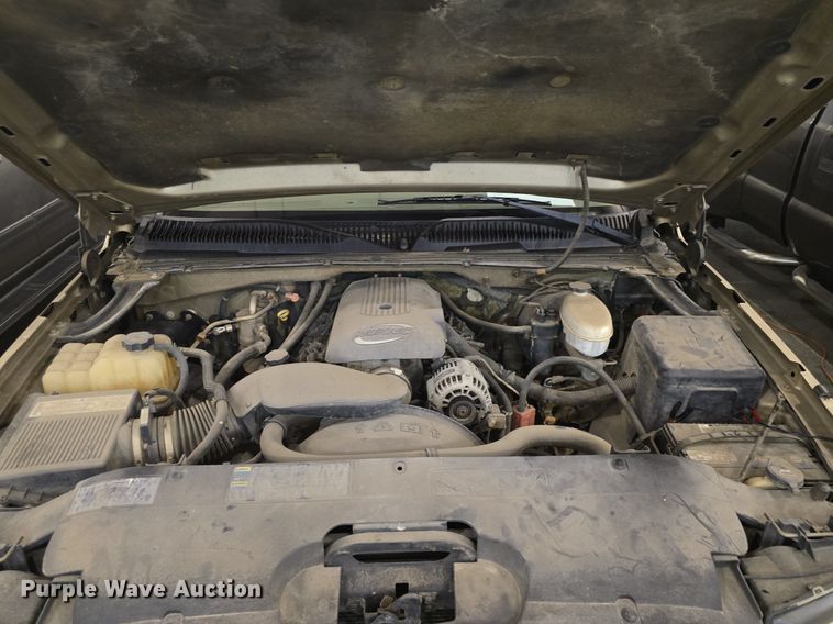 image for item DQ5167 2004 Chevrolet Silverado 1500 Ext. Cab pickup truck