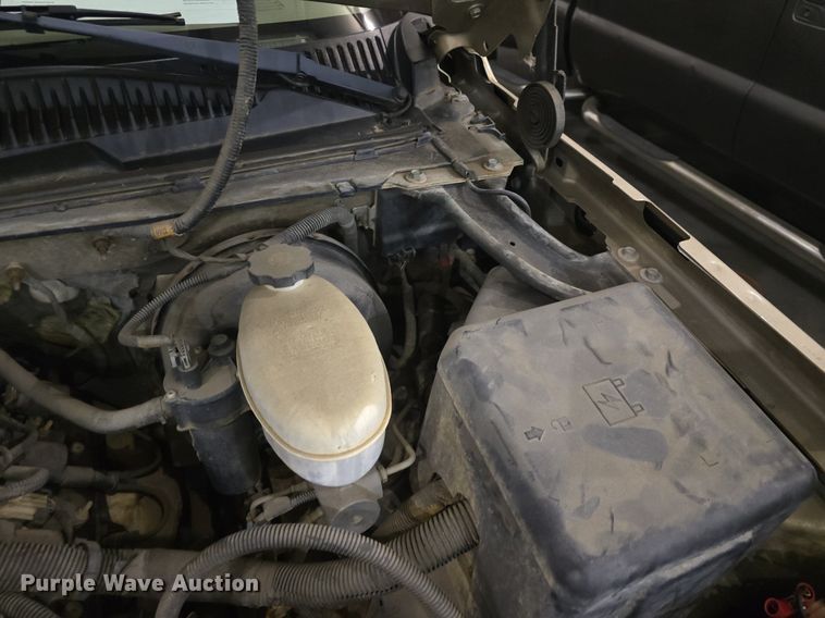 image for item DQ5167 2004 Chevrolet Silverado 1500 Ext. Cab pickup truck