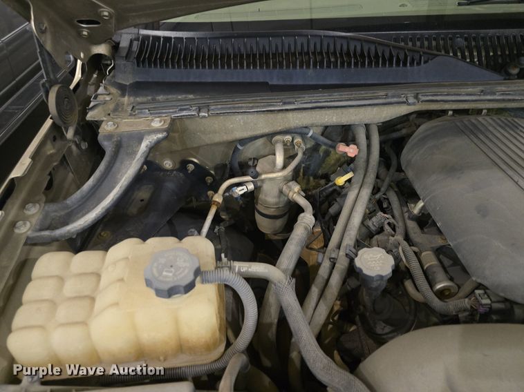 image for item DQ5167 2004 Chevrolet Silverado 1500 Ext. Cab pickup truck