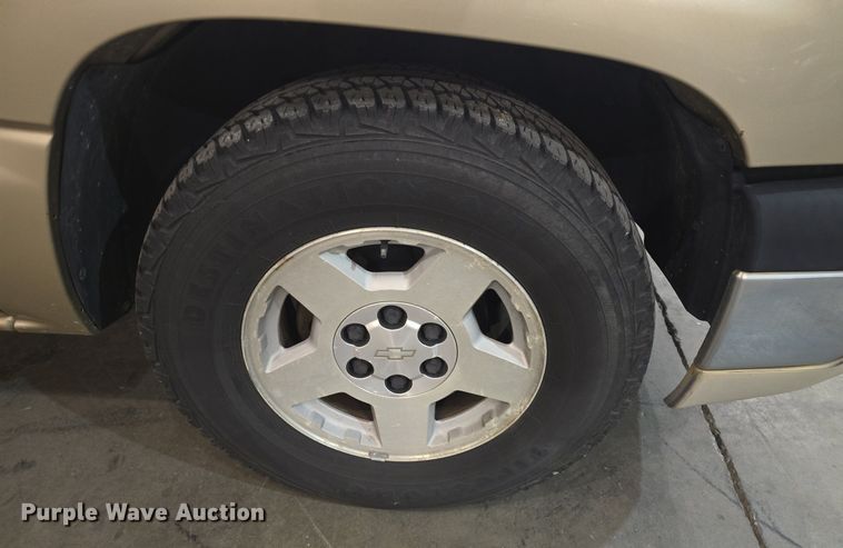 image for item DQ5167 2004 Chevrolet Silverado 1500 Ext. Cab pickup truck