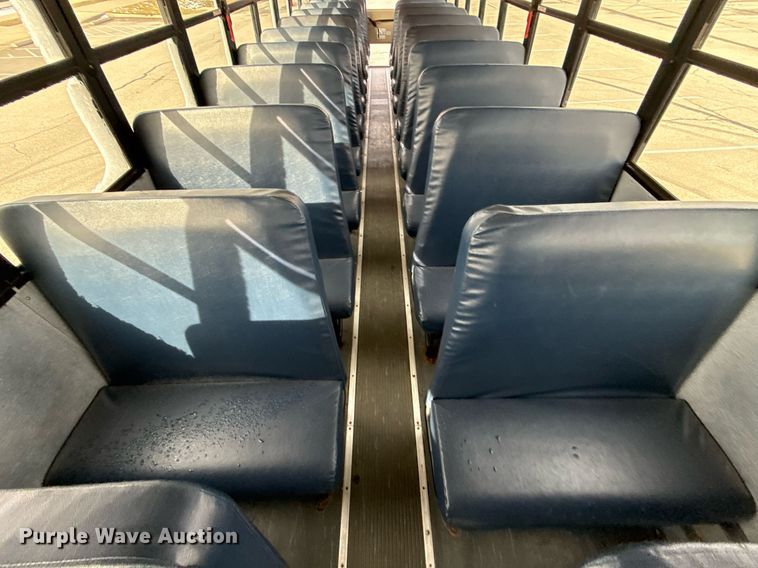 image for item DQ6684 2011 Thomas Built Saf-T-Liner C2 school bus