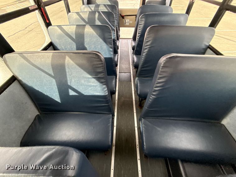 image for item DQ6684 2011 Thomas Built Saf-T-Liner C2 school bus