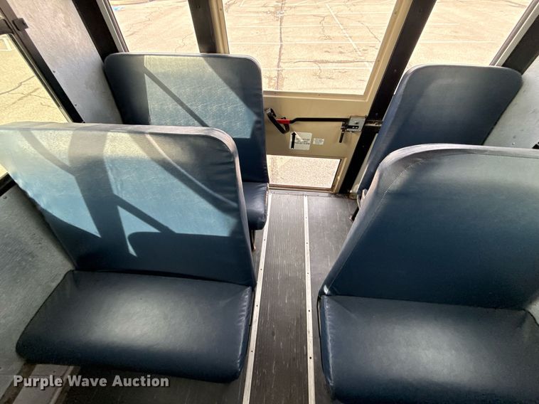 image for item DQ6684 2011 Thomas Built Saf-T-Liner C2 school bus