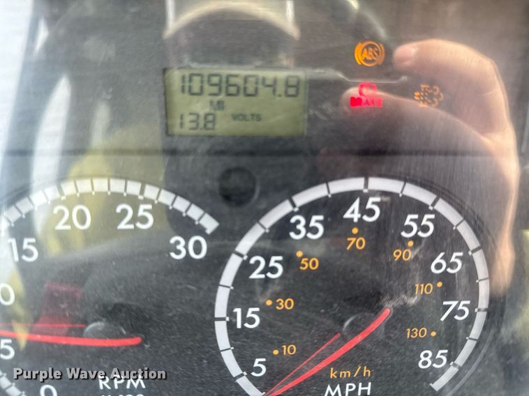 image for item DQ6684 2011 Thomas Built Saf-T-Liner C2 school bus