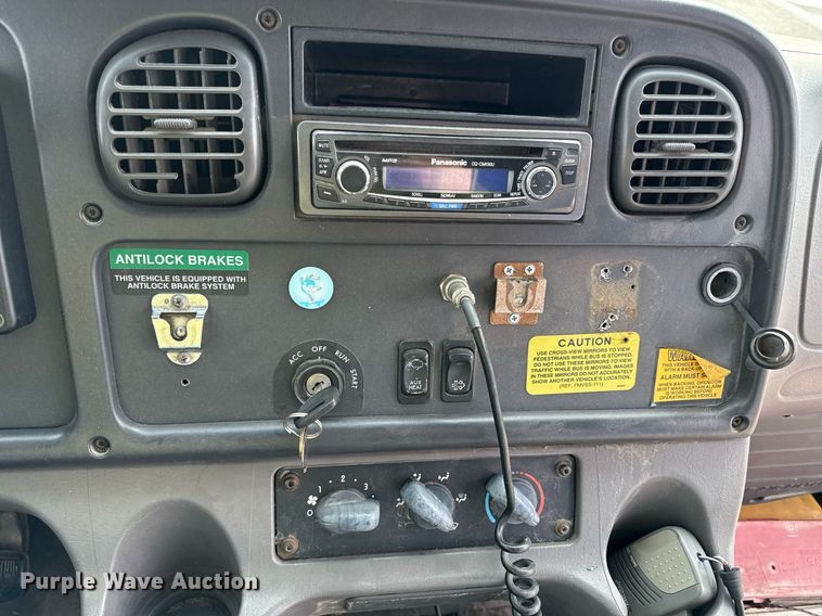 image for item DQ6684 2011 Thomas Built Saf-T-Liner C2 school bus