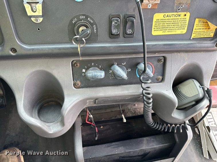 image for item DQ6684 2011 Thomas Built Saf-T-Liner C2 school bus