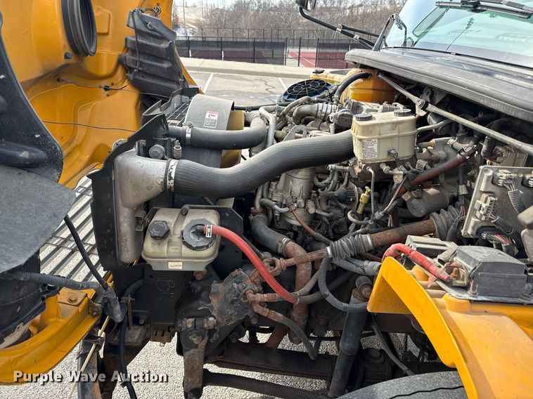 image for item DQ6684 2011 Thomas Built Saf-T-Liner C2 school bus