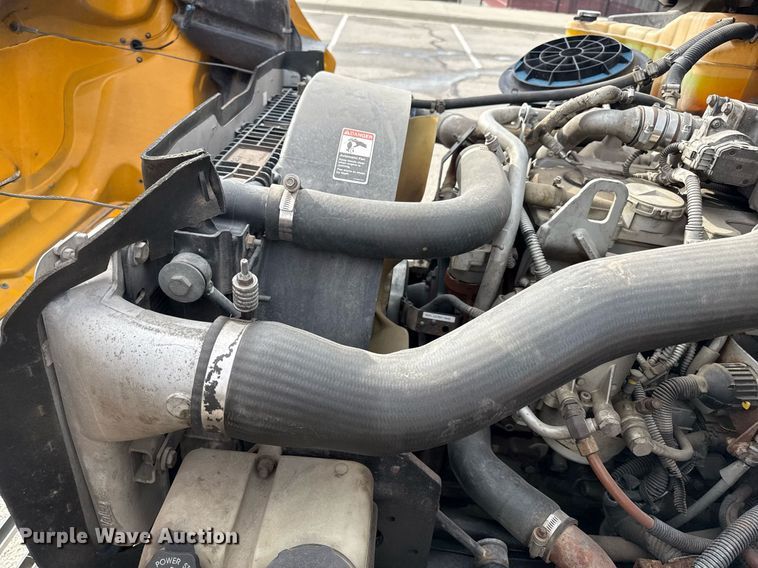 image for item DQ6684 2011 Thomas Built Saf-T-Liner C2 school bus