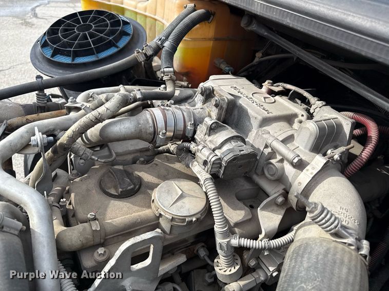 image for item DQ6684 2011 Thomas Built Saf-T-Liner C2 school bus