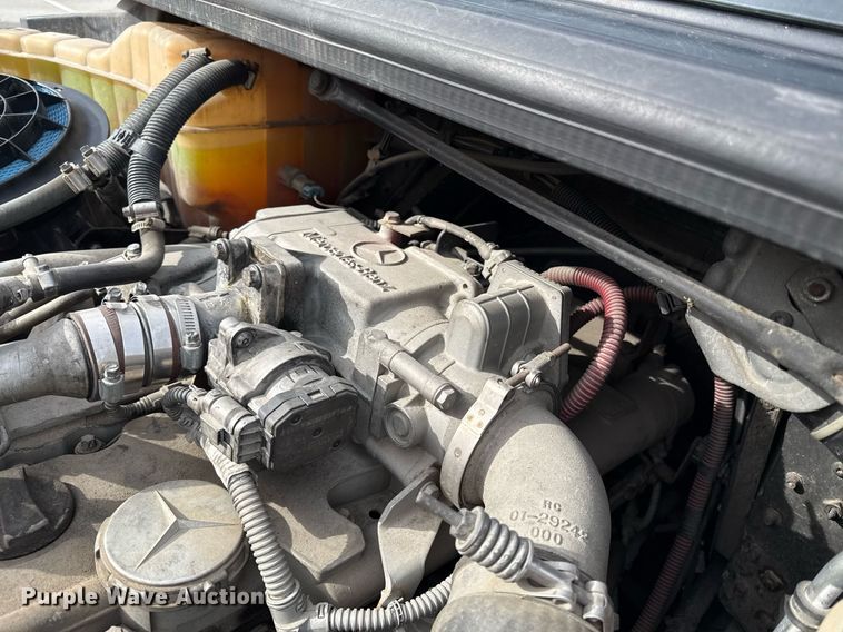 image for item DQ6684 2011 Thomas Built Saf-T-Liner C2 school bus