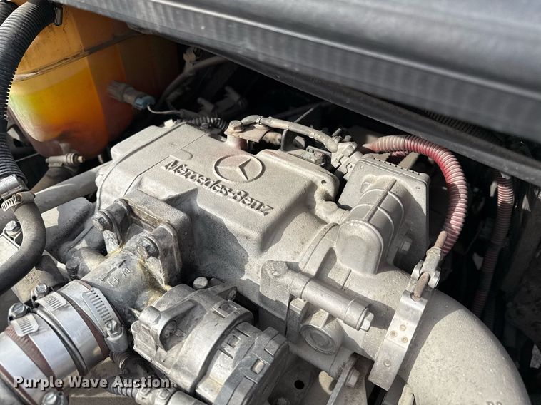 image for item DQ6684 2011 Thomas Built Saf-T-Liner C2 school bus