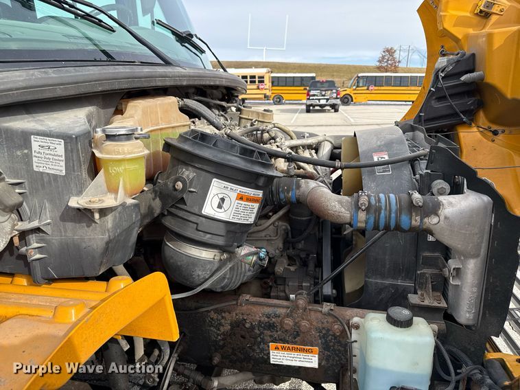 image for item DQ6684 2011 Thomas Built Saf-T-Liner C2 school bus