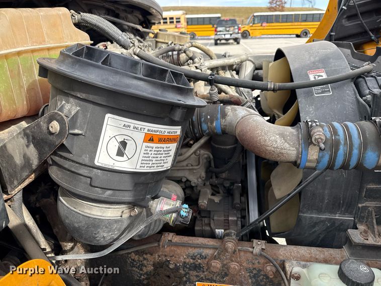 image for item DQ6684 2011 Thomas Built Saf-T-Liner C2 school bus