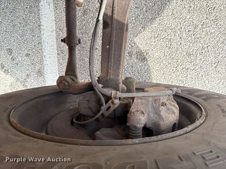 image for item DQ6684 2011 Thomas Built Saf-T-Liner C2 school bus