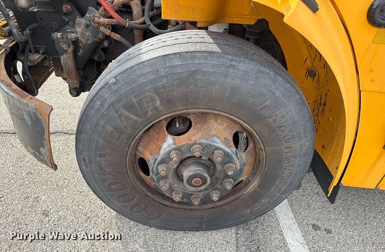 image for item DQ6684 2011 Thomas Built Saf-T-Liner C2 school bus