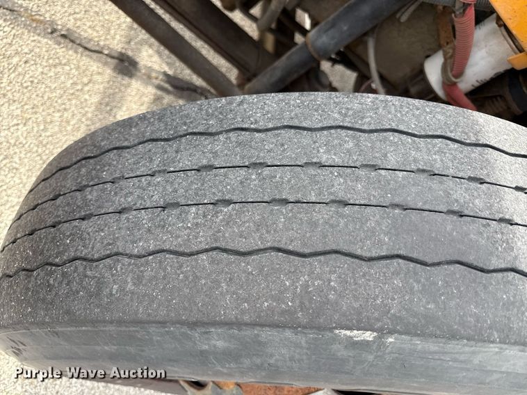 image for item DQ6684 2011 Thomas Built Saf-T-Liner C2 school bus