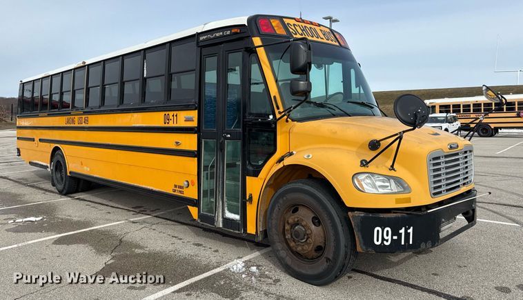 image for item DQ6685 2011 Thomas Built Saf-T-liner C2 school bus