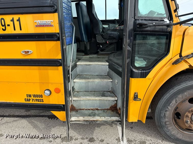 image for item DQ6685 2011 Thomas Built Saf-T-liner C2 school bus