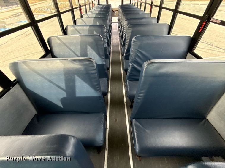 image for item DQ6685 2011 Thomas Built Saf-T-liner C2 school bus