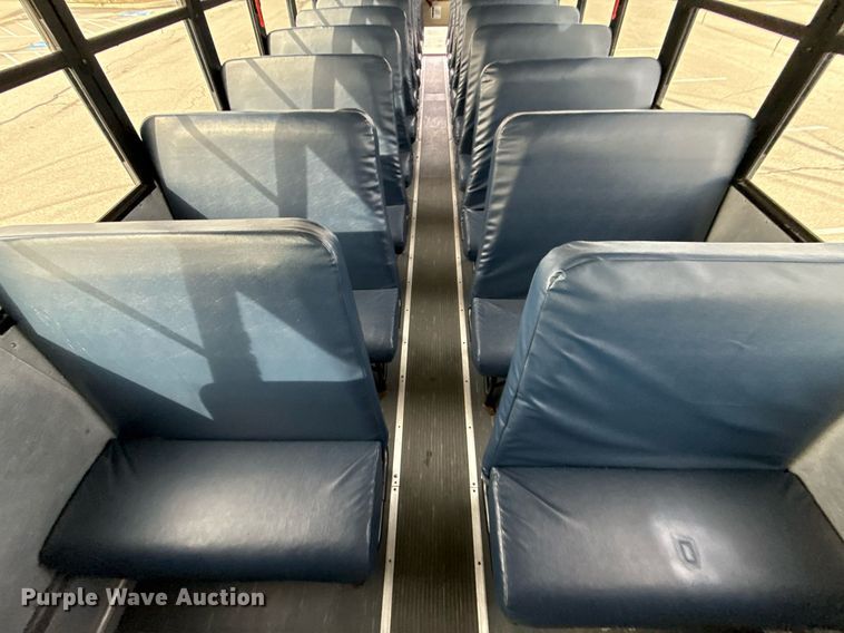 image for item DQ6685 2011 Thomas Built Saf-T-liner C2 school bus