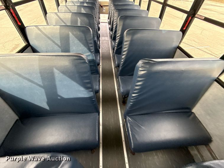 image for item DQ6685 2011 Thomas Built Saf-T-liner C2 school bus