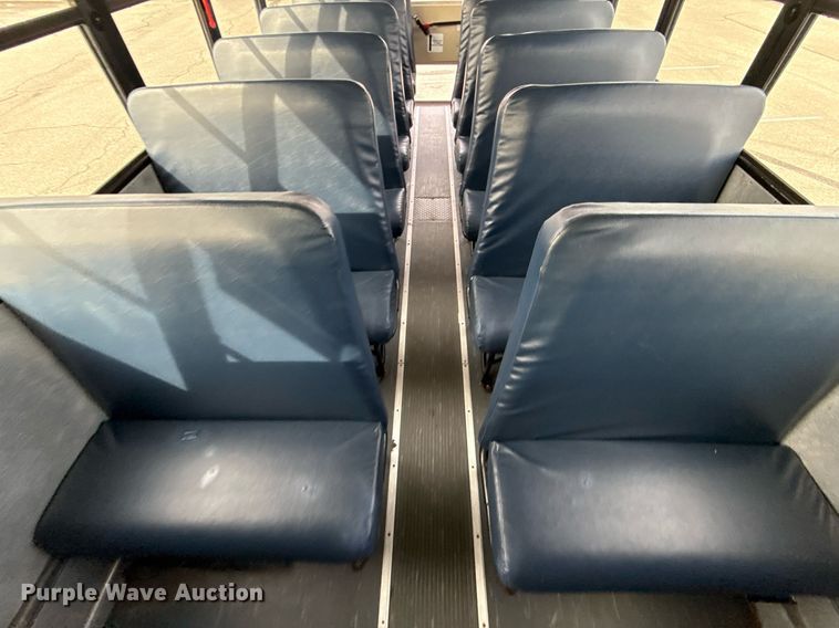 image for item DQ6685 2011 Thomas Built Saf-T-liner C2 school bus