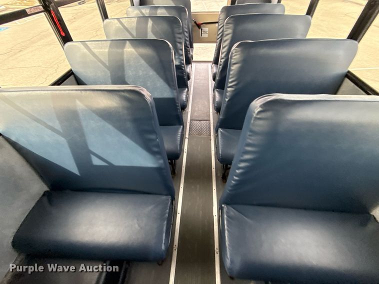 image for item DQ6685 2011 Thomas Built Saf-T-liner C2 school bus