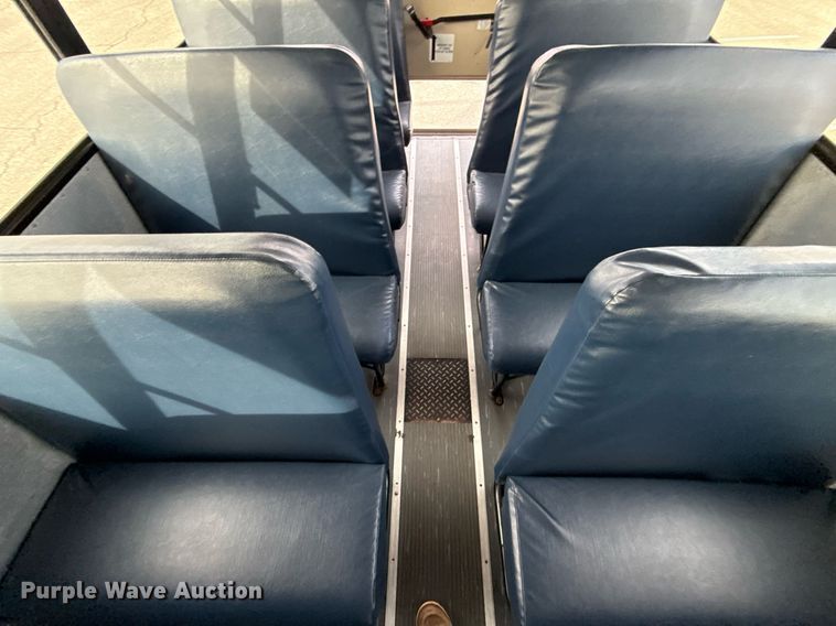 image for item DQ6685 2011 Thomas Built Saf-T-liner C2 school bus