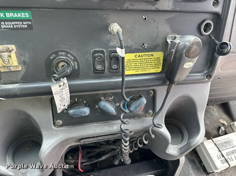 image for item DQ6685 2011 Thomas Built Saf-T-liner C2 school bus