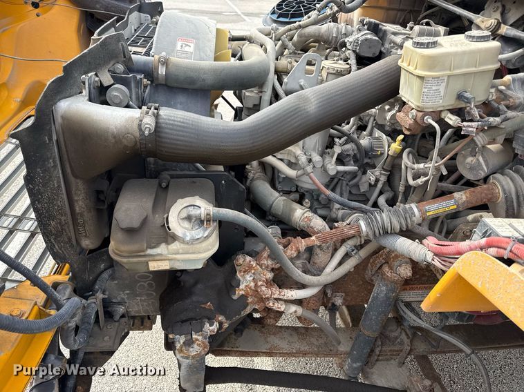 image for item DQ6685 2011 Thomas Built Saf-T-liner C2 school bus