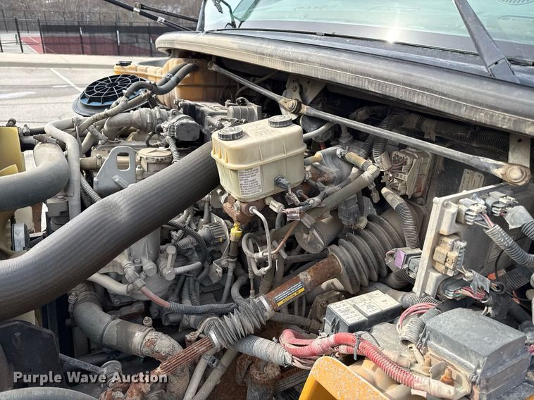 image for item DQ6685 2011 Thomas Built Saf-T-liner C2 school bus