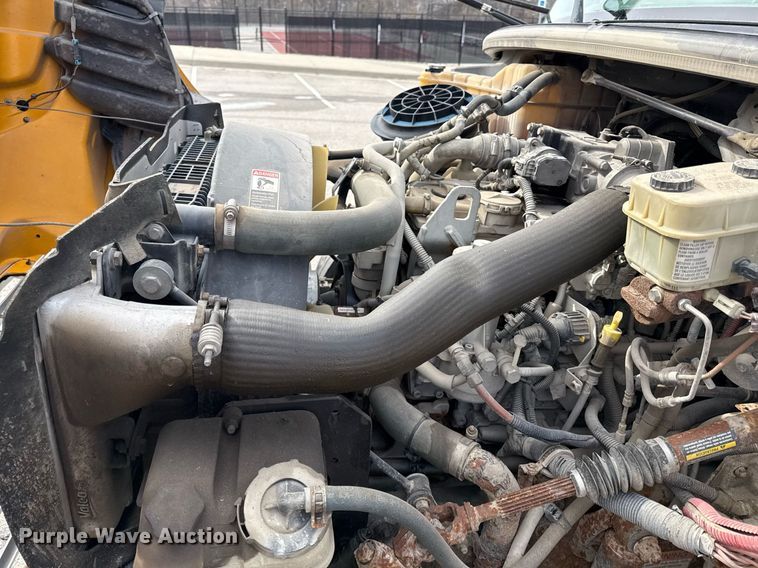 image for item DQ6685 2011 Thomas Built Saf-T-liner C2 school bus