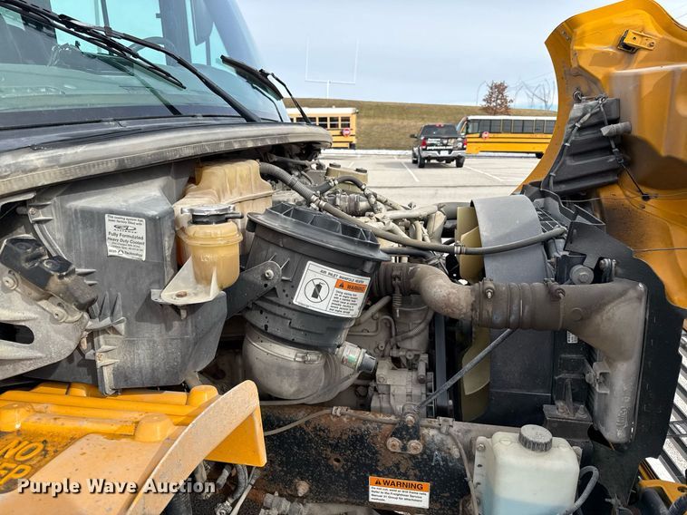 image for item DQ6685 2011 Thomas Built Saf-T-liner C2 school bus