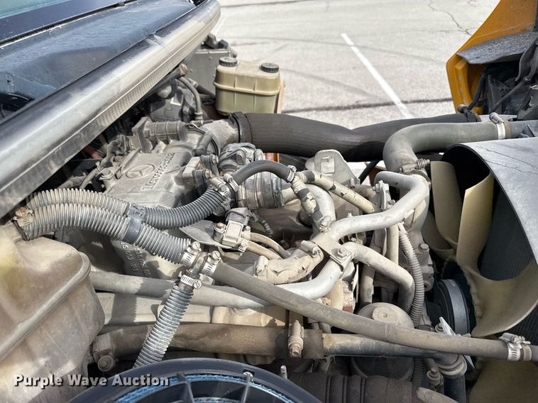 image for item DQ6685 2011 Thomas Built Saf-T-liner C2 school bus