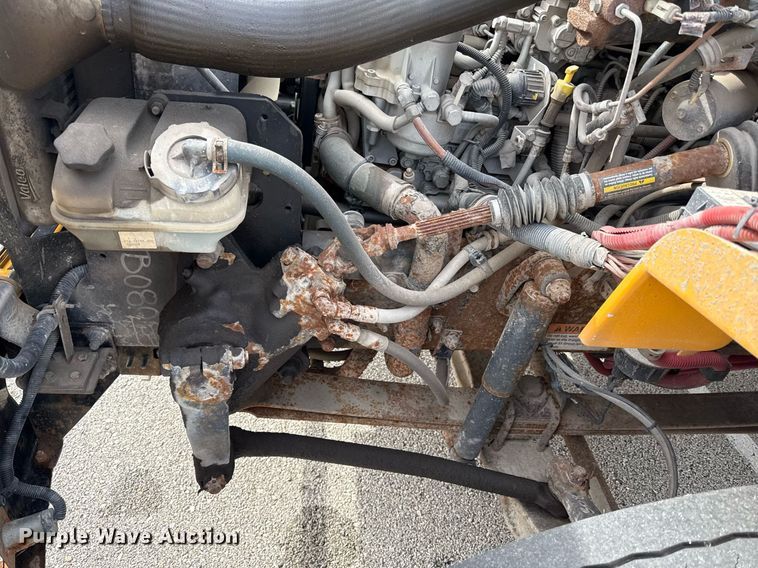 image for item DQ6685 2011 Thomas Built Saf-T-liner C2 school bus